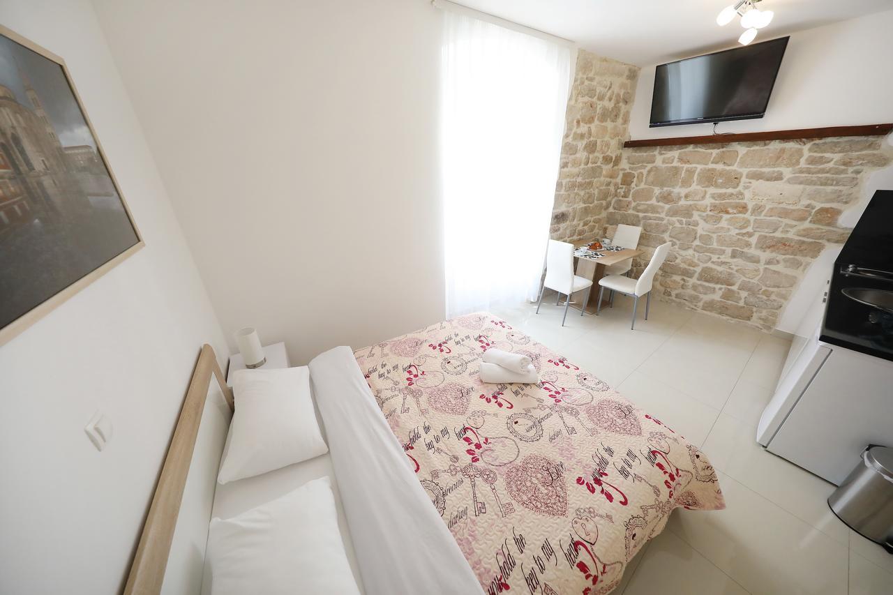 Apartament Sites Of